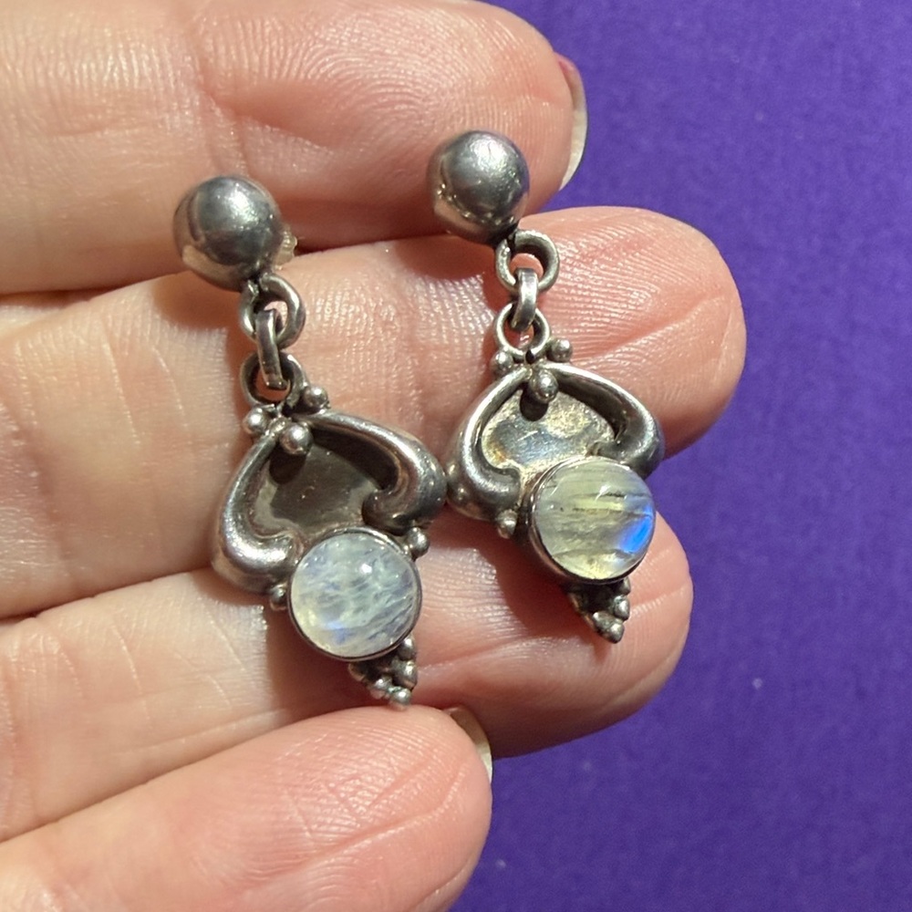Elegant Vintage Sterling Silver and Rainbow Moonstone Earrings  (3)